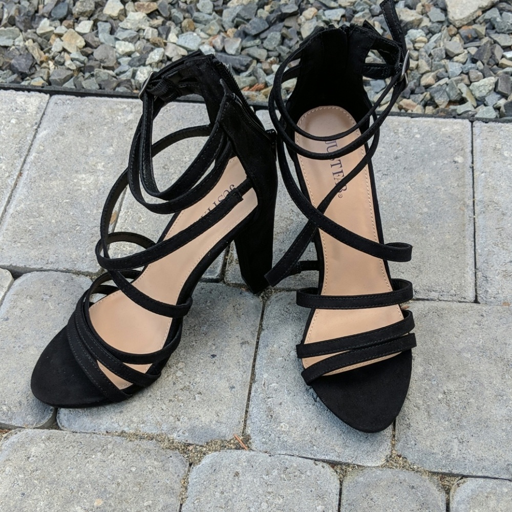 Strappy heel